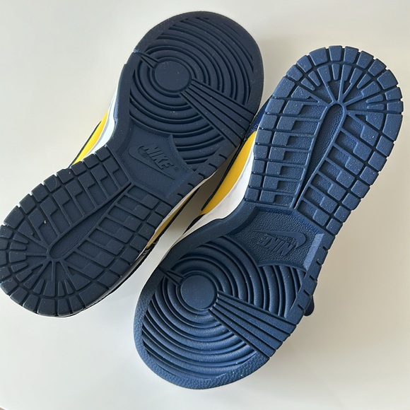 Nike Dunk Low Retro | ‘Michigan’ - Picture 5 of 10